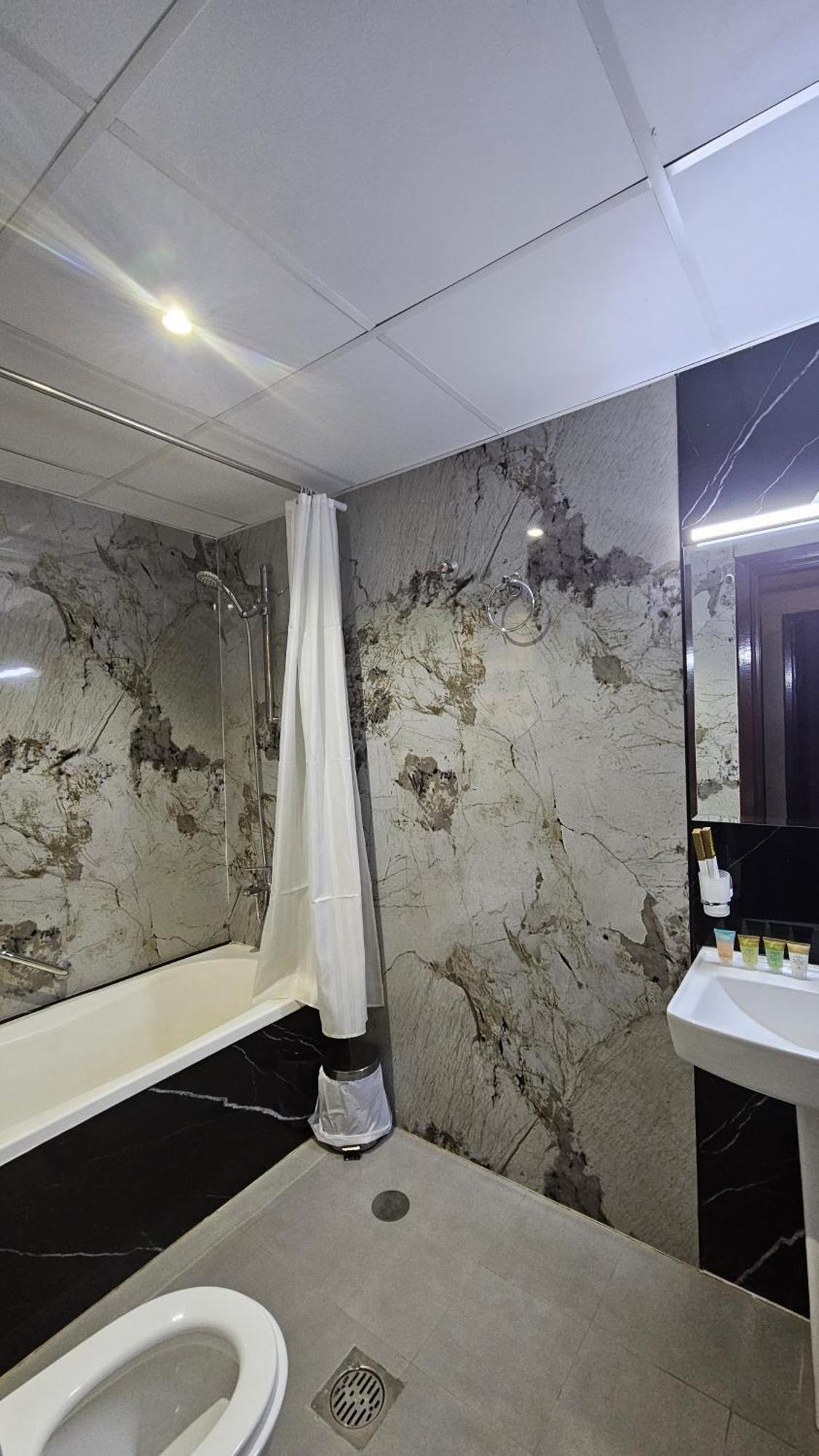 Sea Shore Hotel Apartment Khorfakkan Chur Fakkan Zewnętrze zdjęcie